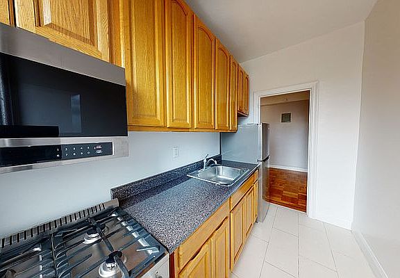 2nd image of 23-25 E 124th St #4B