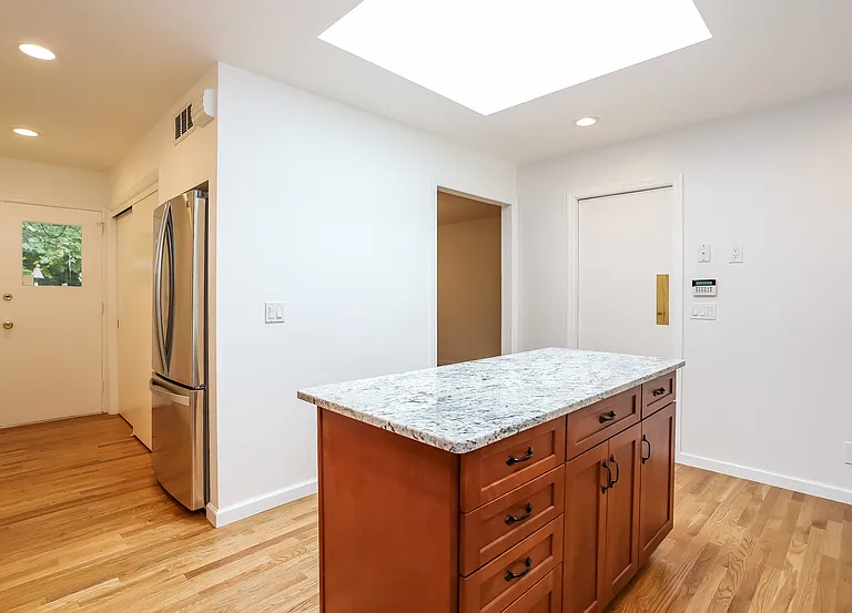 6 Jackson Rd — Photo 4