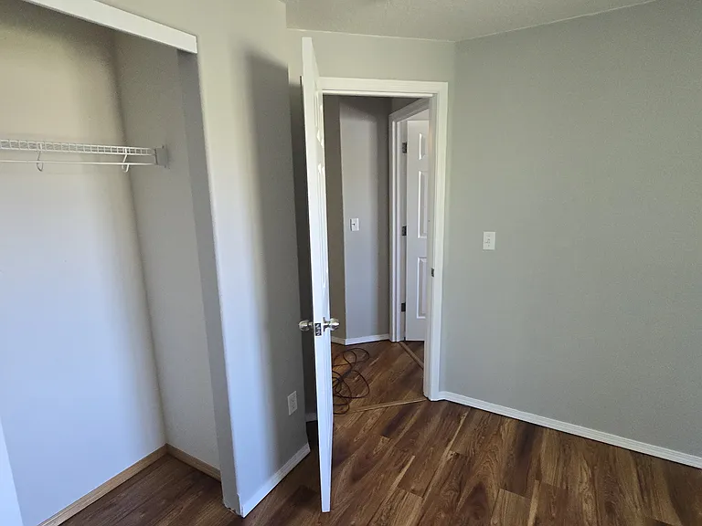 925 S River St #15 — Photo 12