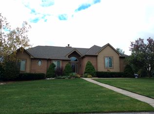 21753 Manchester Ct, Farmington Hills, MI 48335
