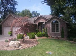 36 Arrowhead Dr, Lexington, MO 64067