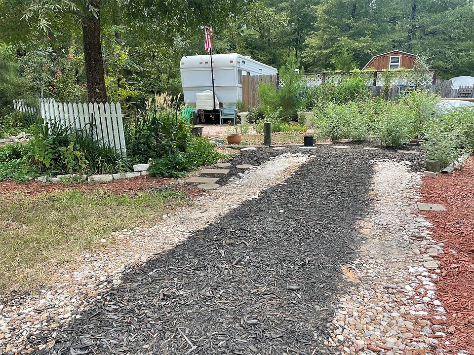 1st image of 195 Lakecrest
