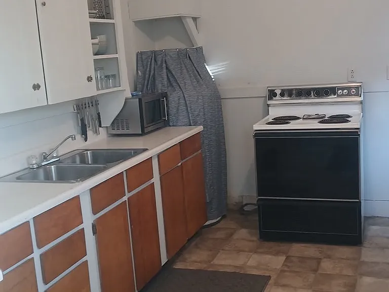 513 S Saint Charles St #B — Photo 6