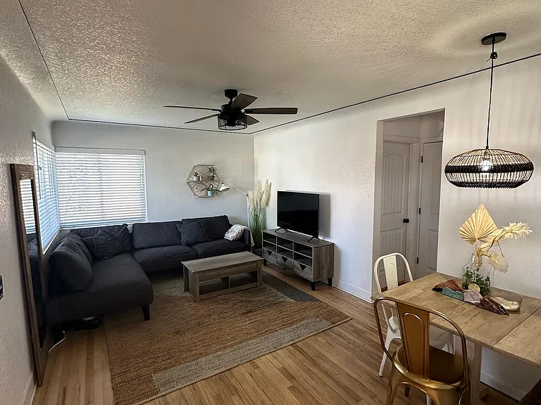 3520 Magnolia St — Photo 3
