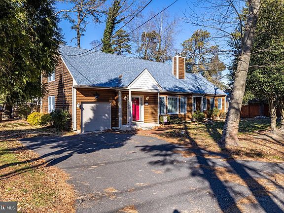2nd image of 219 Briarwood Trl