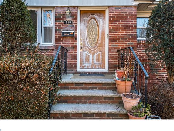 3rd image of 150 Winslow Ave