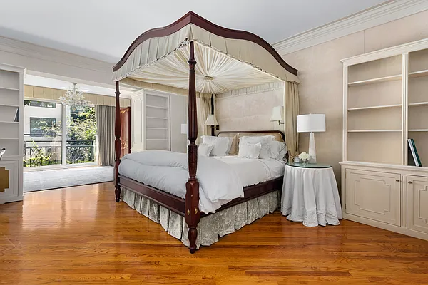 Rented by Douglas Elliman | media 33