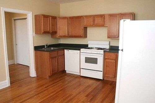 3rd image of 3327 Lawn Ave