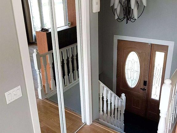 3rd image of 47 E Glen St SE