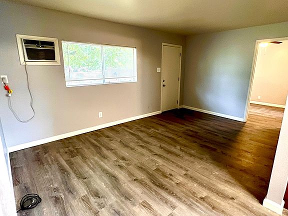 5th image of 763 Hayes Ave #8