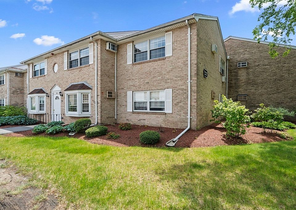 1st image of 70 Washington Park Dr #6