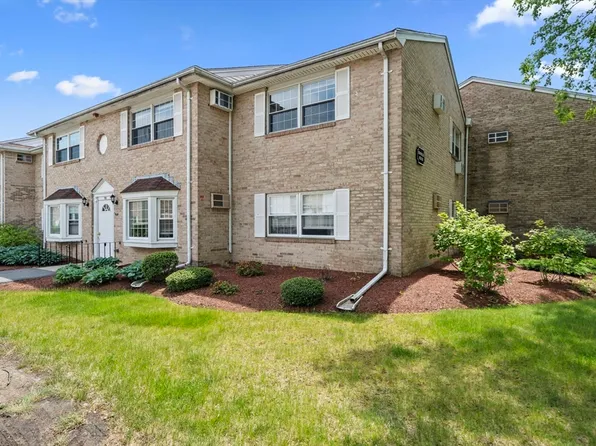 70 Washington Park Dr #6, Andover, MA 01810