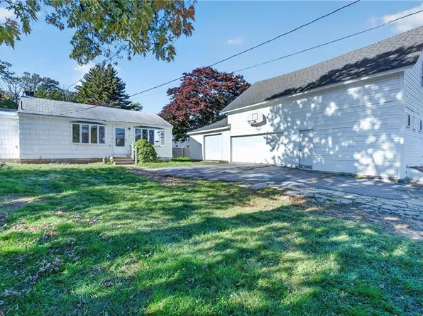 7 Belvedere St, Johnston, RI 02919
