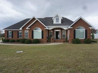 102 Alex Ln, Jesup, GA 31545