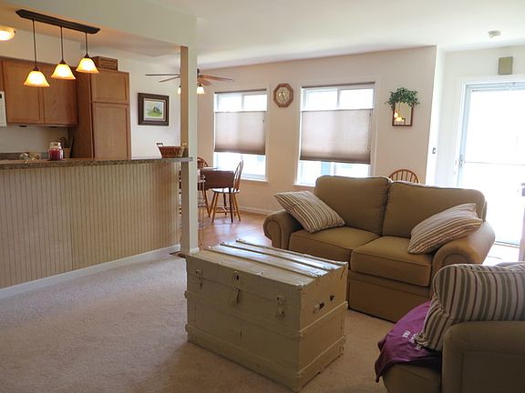 4th image of 1525 Cove Dr Unit 194-B