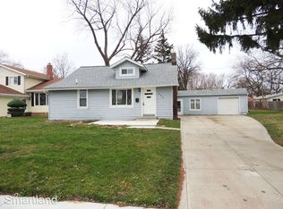 450 Waverly Rd, Eastlake, OH 44095