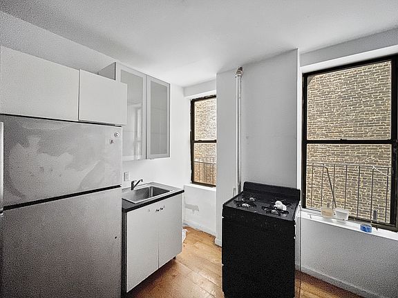 4th image of 1722 Amsterdam Ave APT 3R