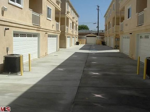 5th image of 556 W Olive St