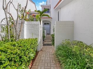 3769 NE 209th Ter, Aventura, FL 33180