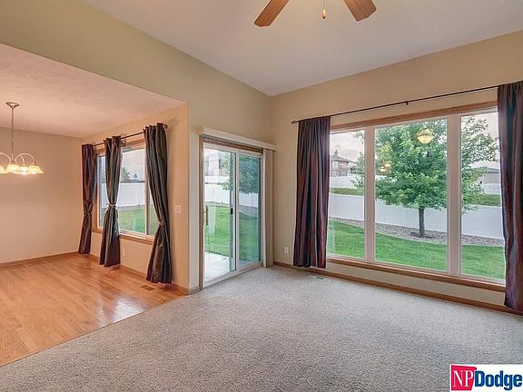 3rd image of 606 Fleetwood Dr