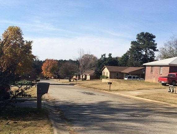 5th image of 7 Kristi Ln