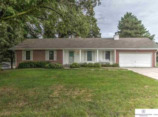 21438 Pacific St, Elkhorn, NE 68022