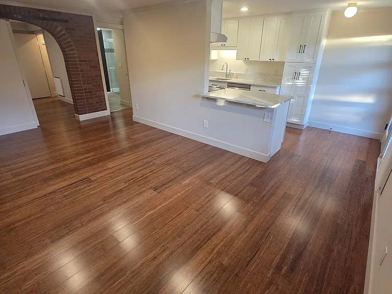 2332 Minor Ave E #8 — Photo 3