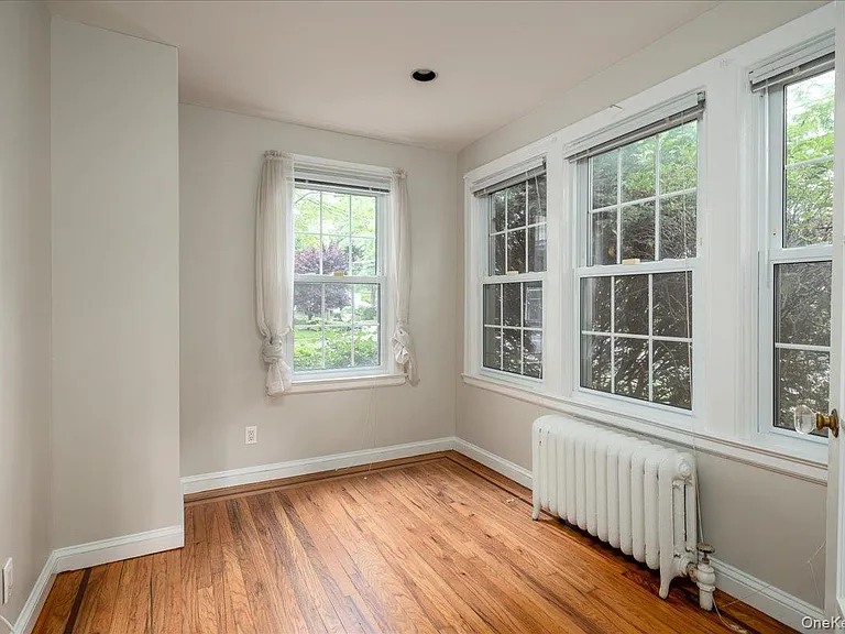 32 Chester Ave — Photo 4