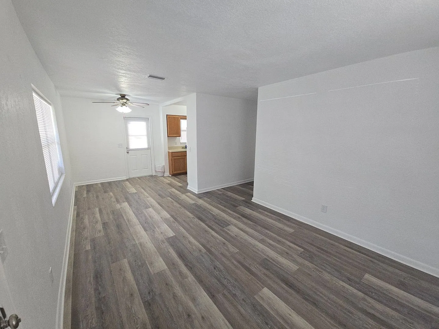 Remodeled 3 bed 1 bath home — Photo 4