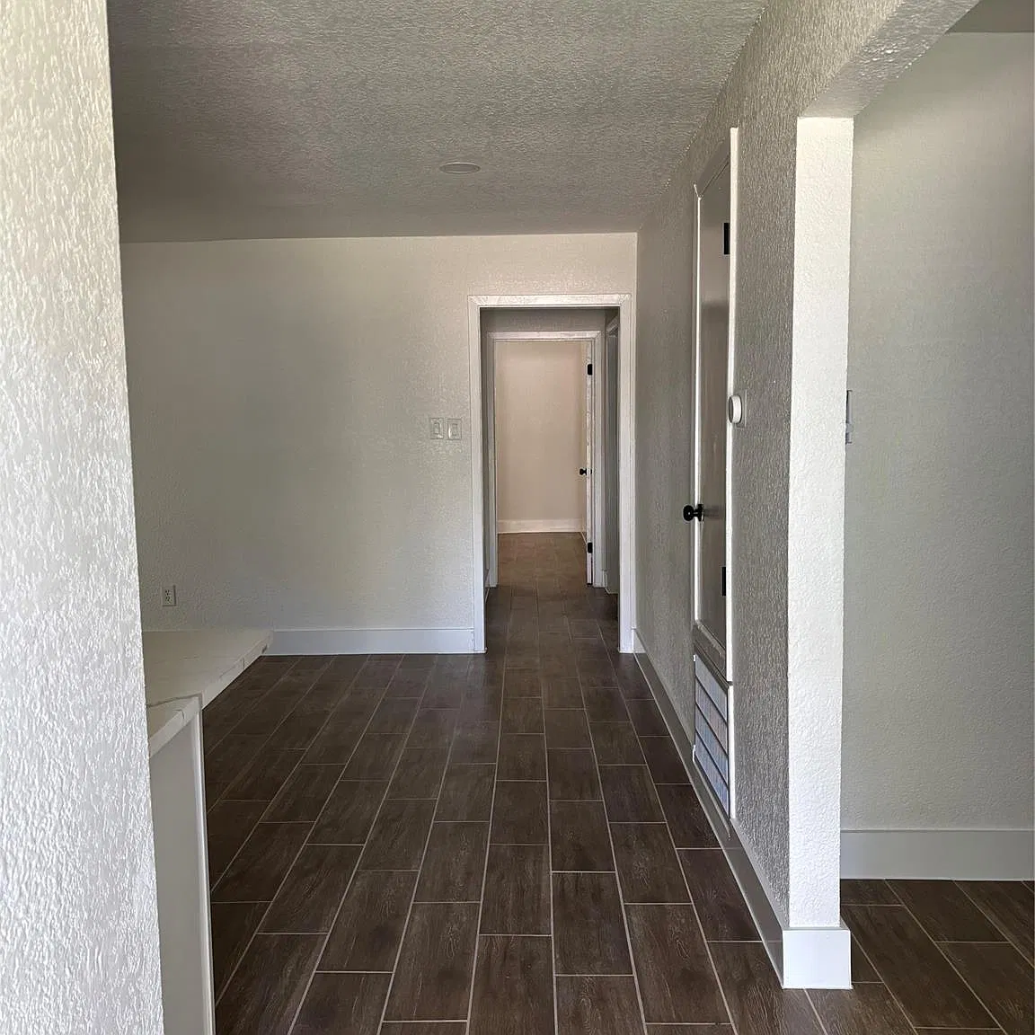 3 bed, 1.5 bath, 1194 sqft, $1,800 — Photo 2
