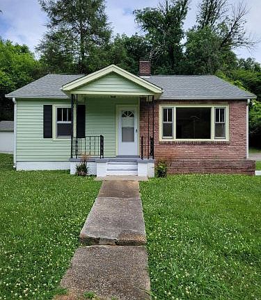 2nd image of 3004 Delrose Dr
