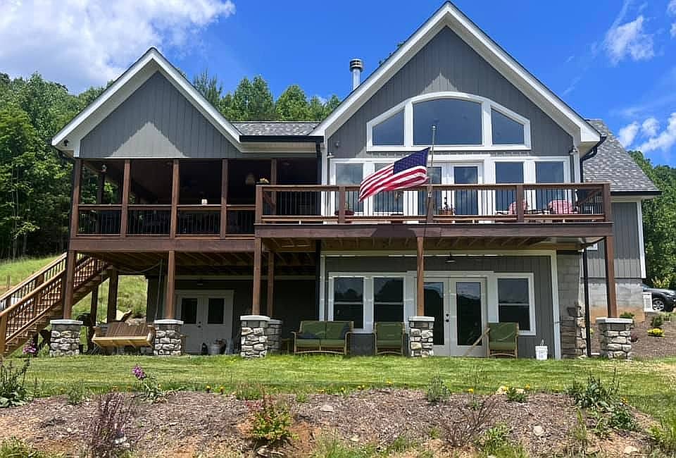 1st image of 17 Eagles Nest Dr