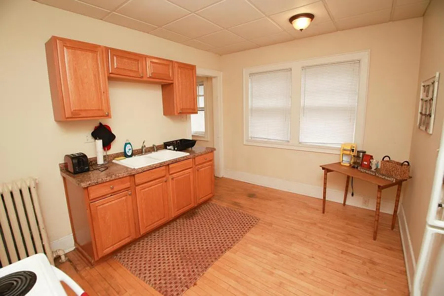 3029-31 Farwell Ave - 3029 — Photo 3