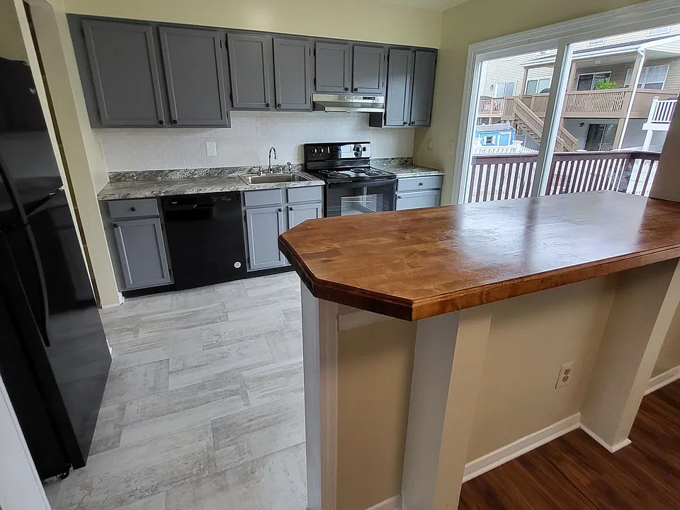4 Stone Park Pl