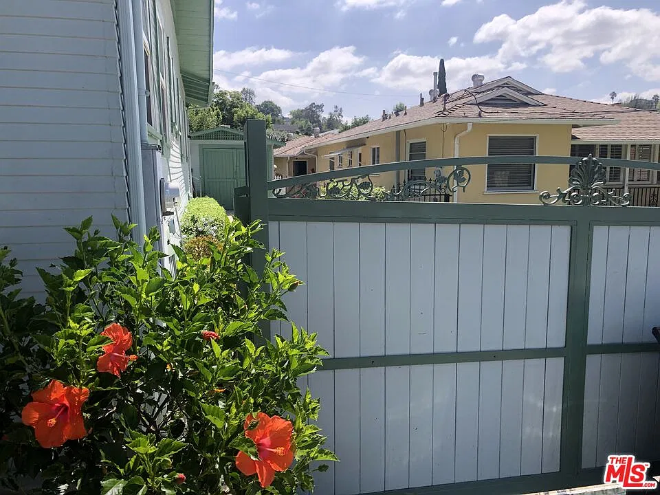 2 bed, 1.0 bath, 1250 sqft, $4,250 — Photo 4