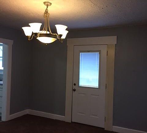 1st floor dining room. Door to back yard