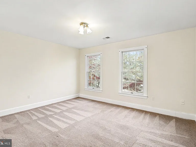 1215 Heritage Hills Dr — Photo 22