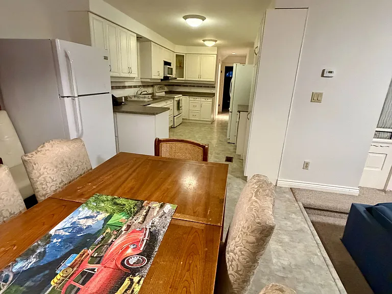 1001 Maitland St — Photo 4