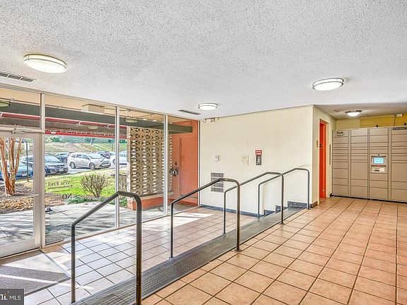3rd image of 8 S Van Dorn St APT 403