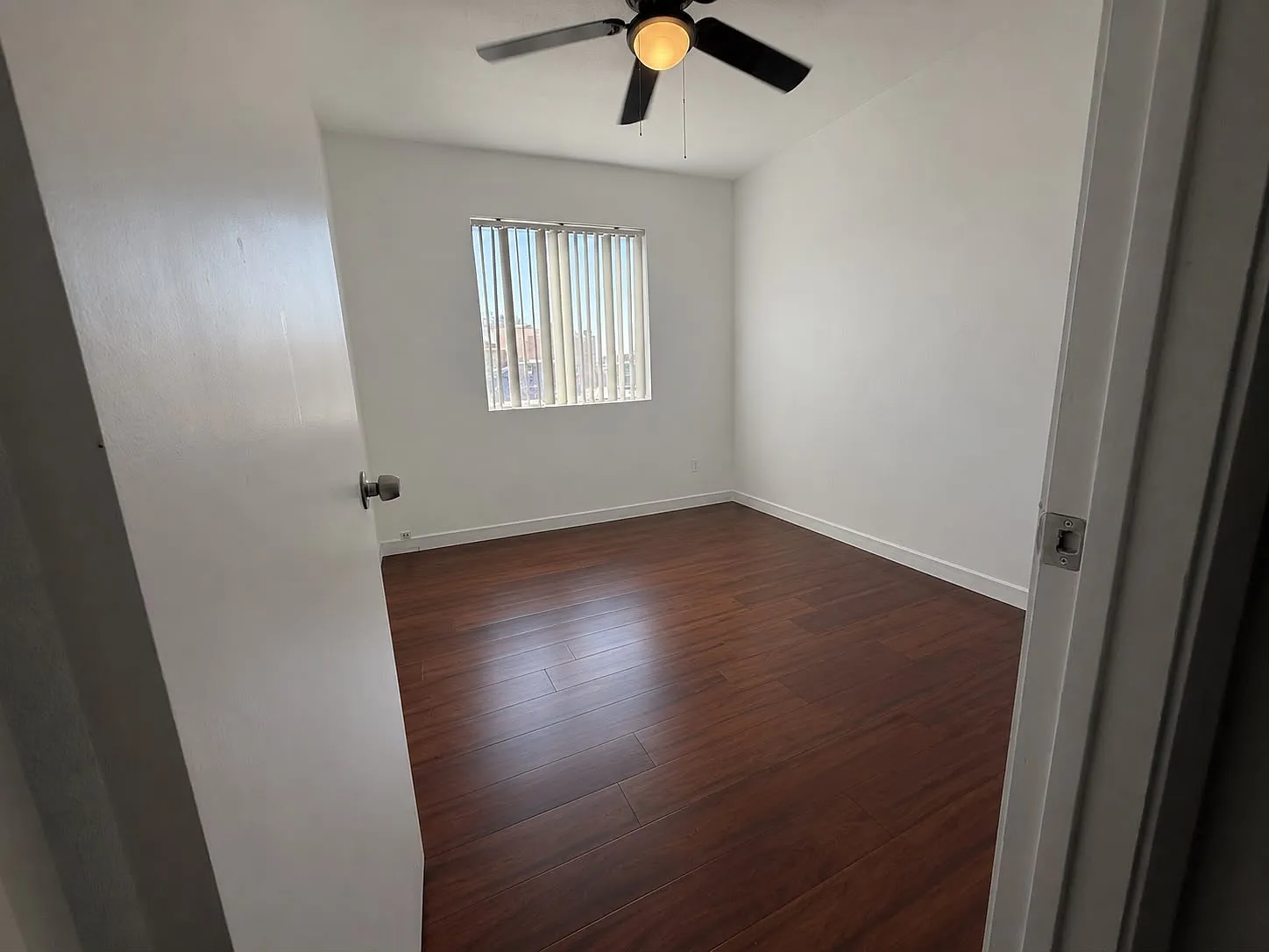 3 bed, 1111 sqft, $2,200 — Photo 2