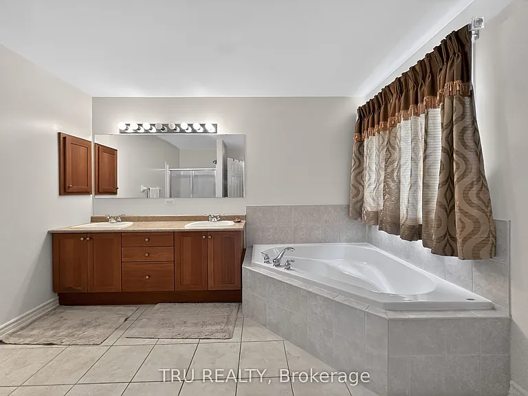 200 Celtic Ridge Cres — Photo 25