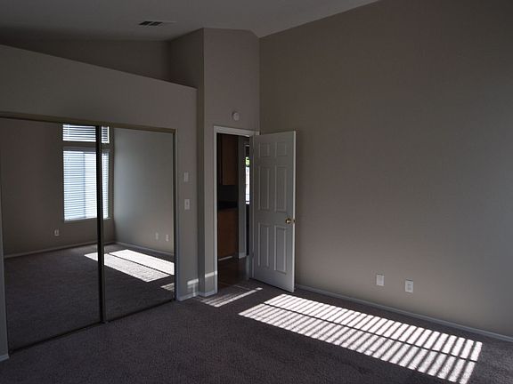 5th image of 4 Sorbell Ct