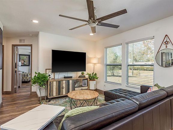 3rd image of 4430 W TRILBY AVENUE