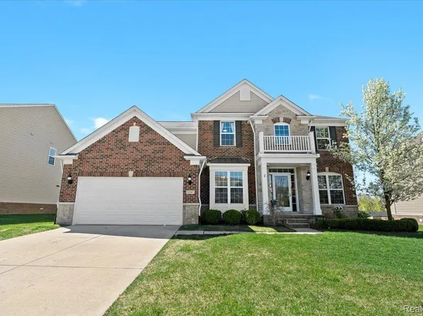 59187 Peters Barn Dr, South Lyon, MI 48178