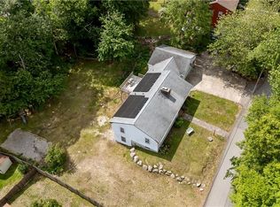65 Carpenter Dr, Johnston, RI 02919