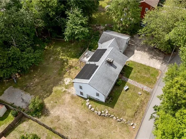 65 Carpenter Dr, Johnston, RI 02919