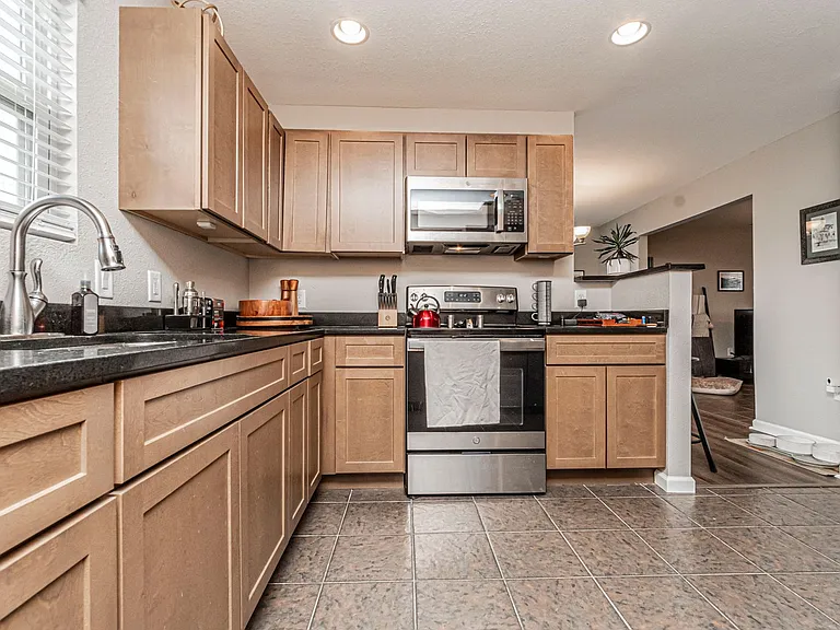 601 Seitz Ct — Photo 16