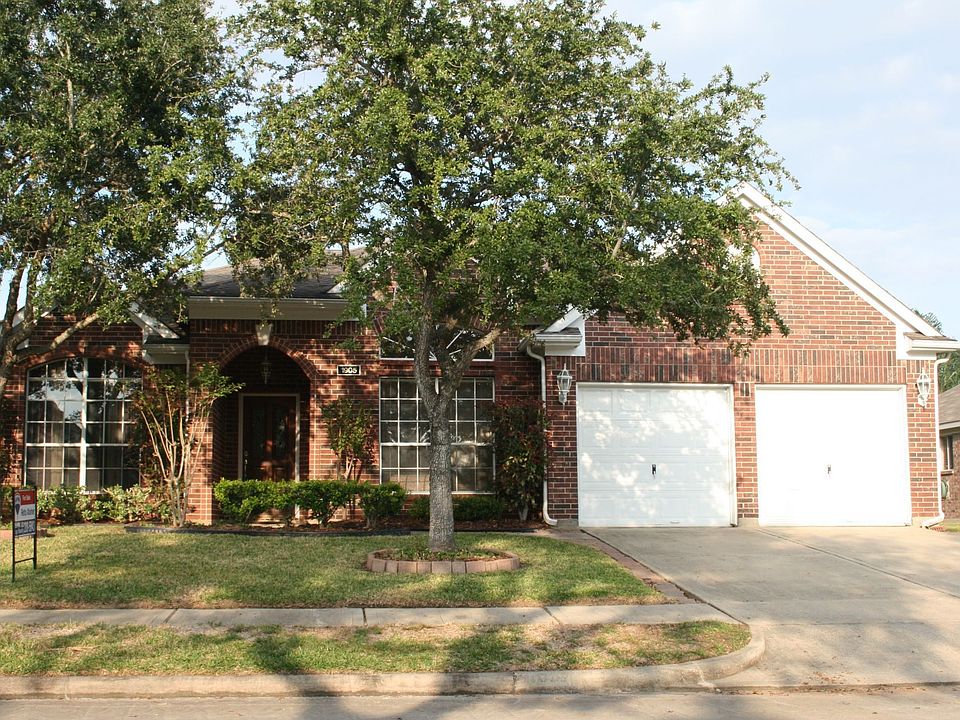 2nd image of 1905 Oak Hollow Dr W