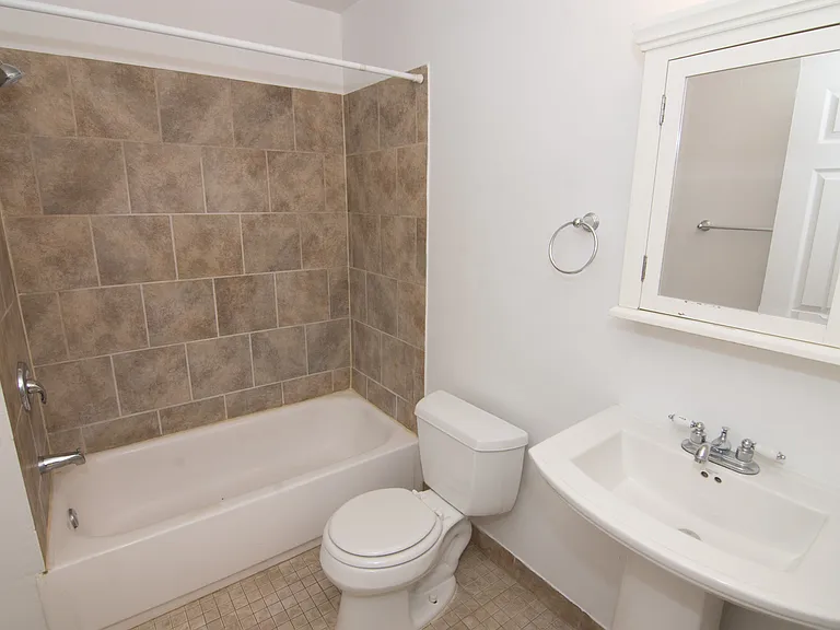 2741 Pillsbury Ave S — Photo 13