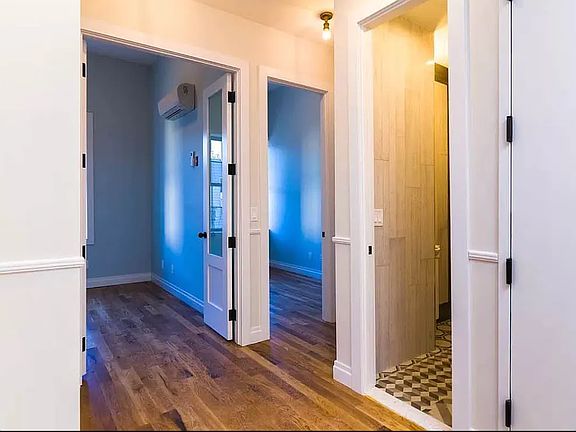 3rd image of 316 Melrose St #3R